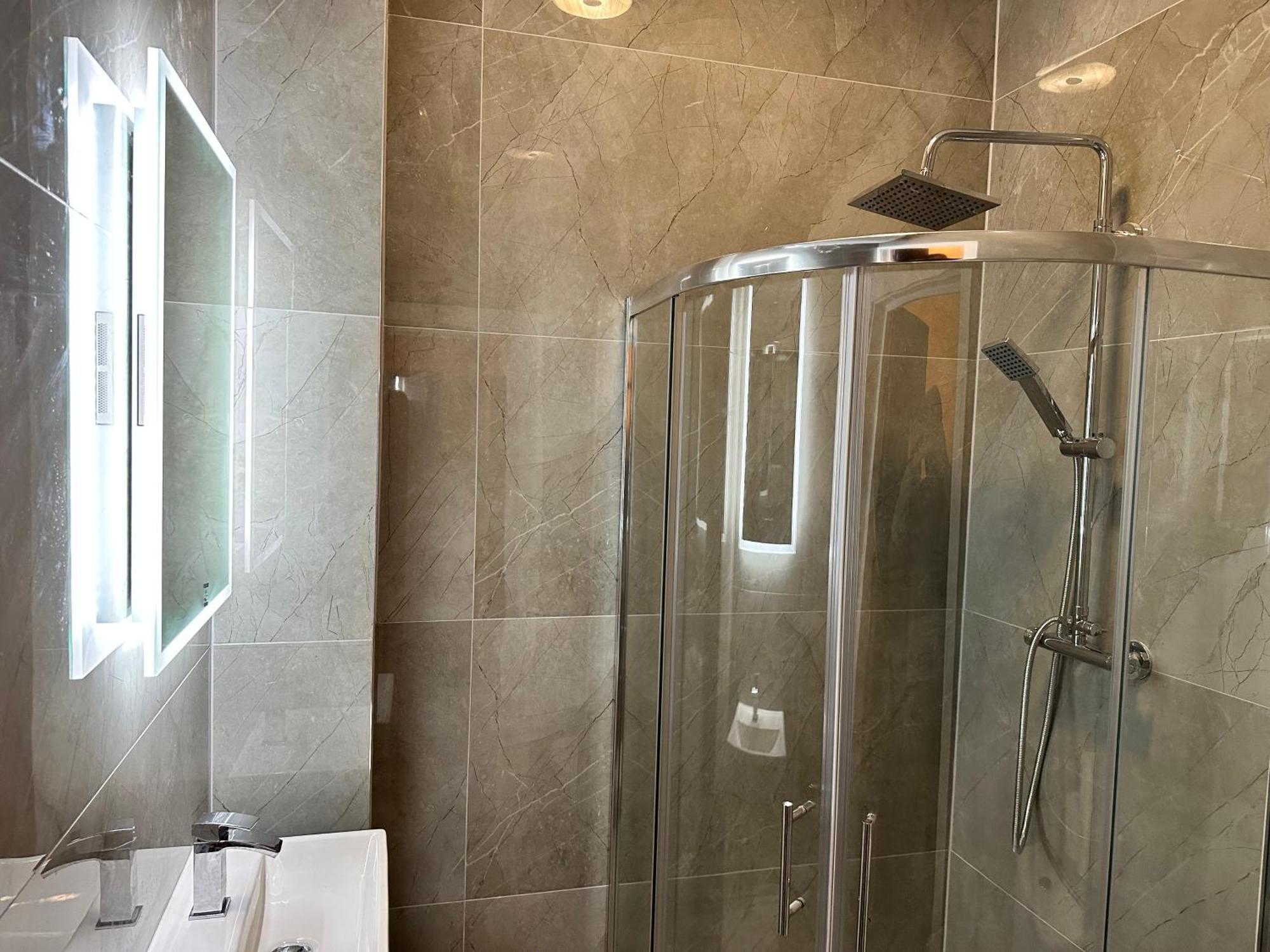 Green Ariana Hotel - Near Wembley And Central London Bagian luar foto