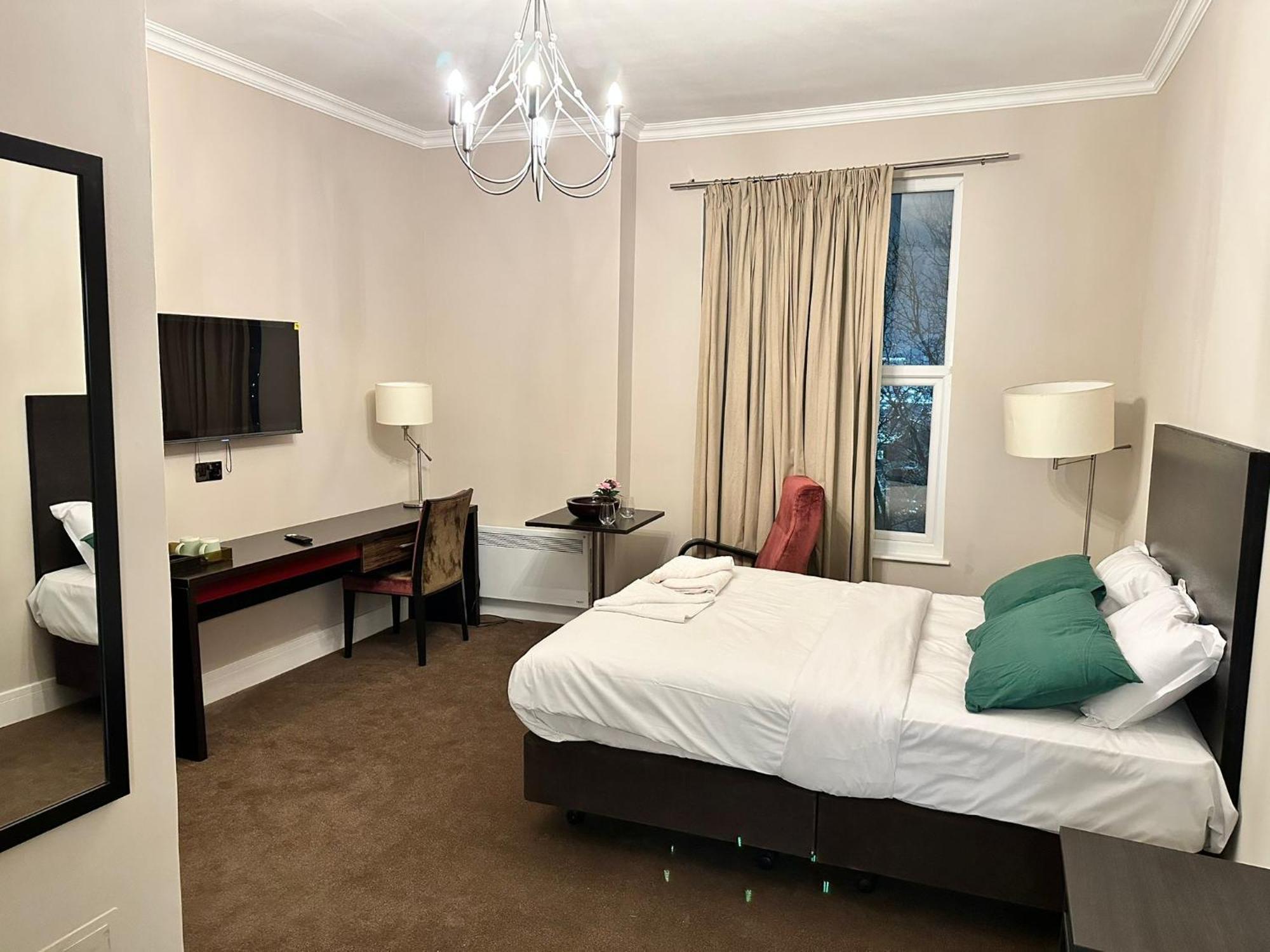 Green Ariana Hotel - Near Wembley And Central London Bagian luar foto