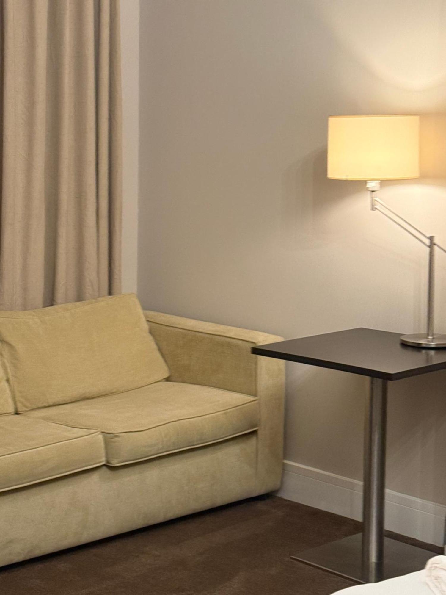 Green Ariana Hotel - Near Wembley And Central London Bagian luar foto