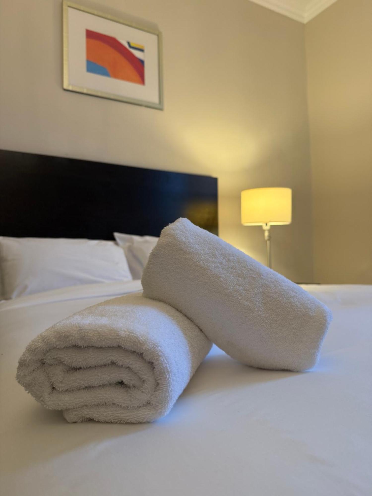 Green Ariana Hotel - Near Wembley And Central London Bagian luar foto